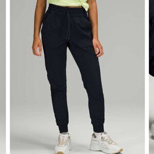 Lululemon Beyond the Studio Jogger True Navy Size 2